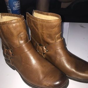 The boot have never been worn